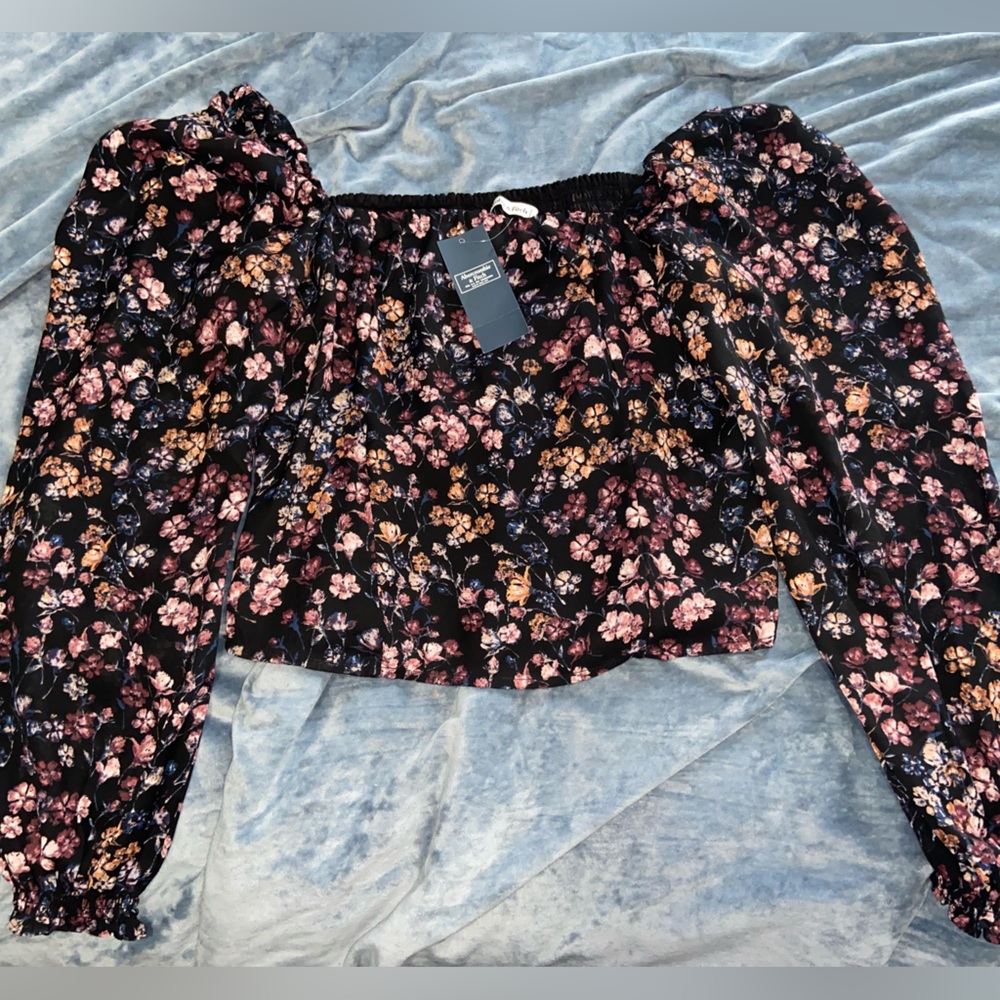 Abercrombie & Fitch Black Floral Cropped Blouse